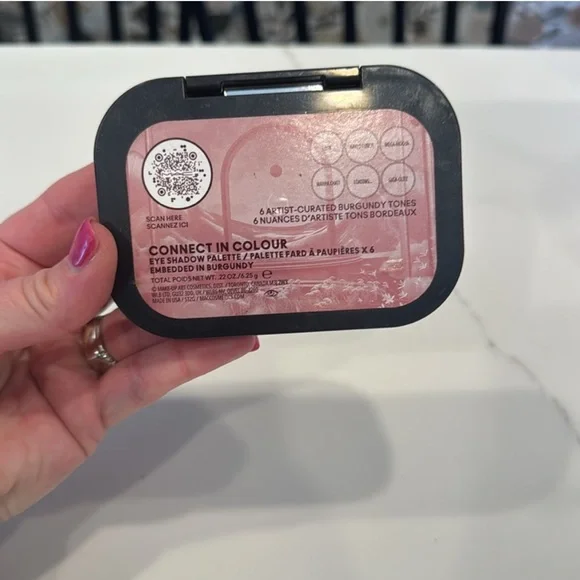 MAC connect in colour eyeshadow palette - Picture 2 of 3